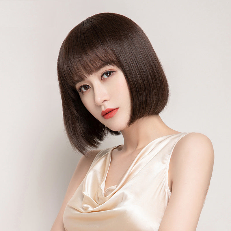This Bob Hair is a classic. Low key but a confident woman!